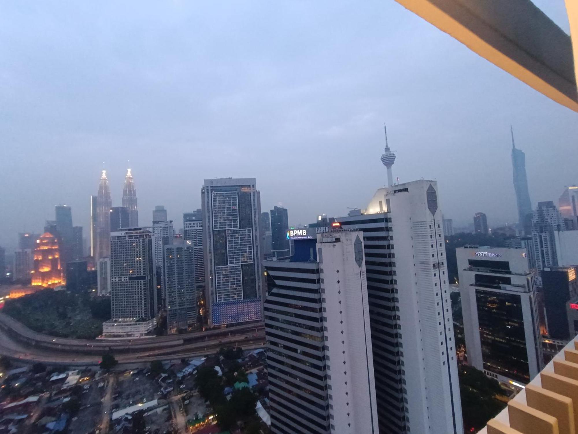 Апартаменты Cl 27A Insta Klcc View & Infinity Pool View Куала-Лумпур Экстерьер фото
